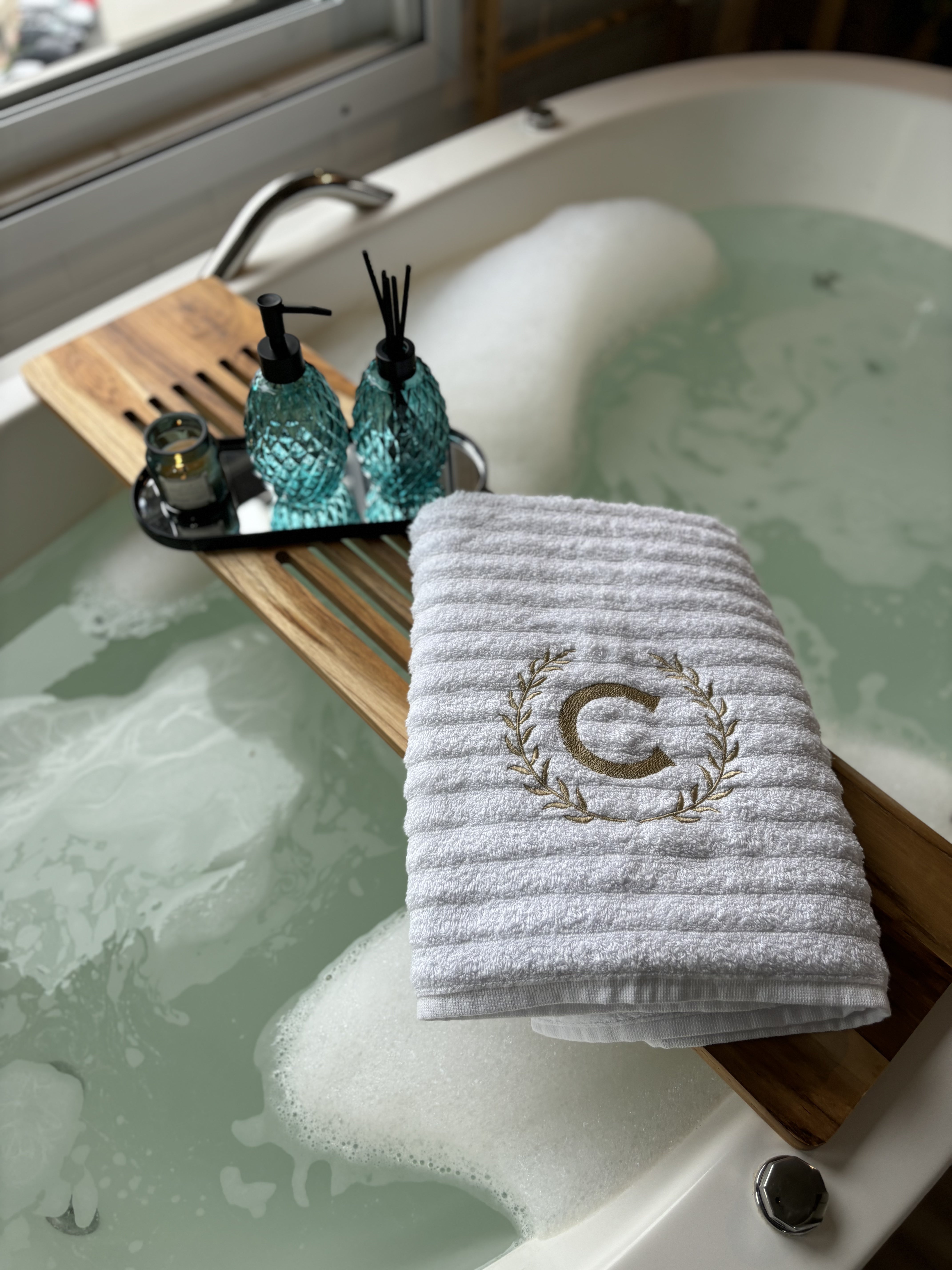 Toalha de Banho Personalizada com a Sua Inicial – Coleção Wave